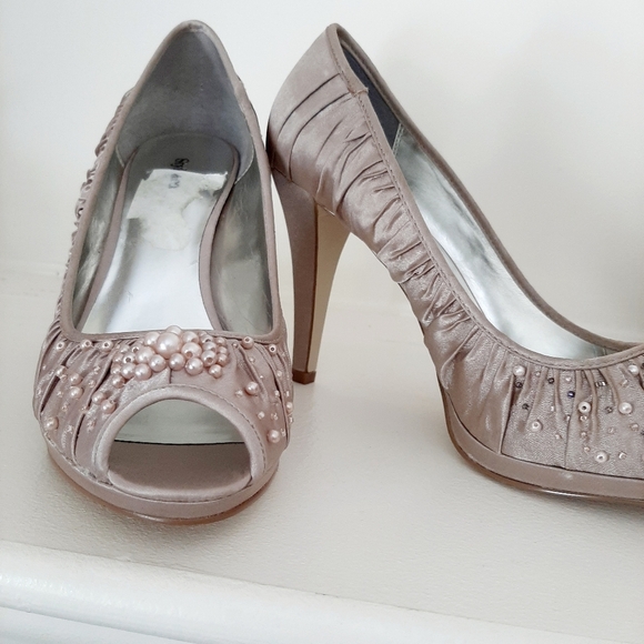 EUC HAZEL STILETTO HEELS - Picture 9 of 14
